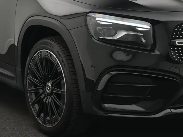 Mercedes-Benz GLB view 9