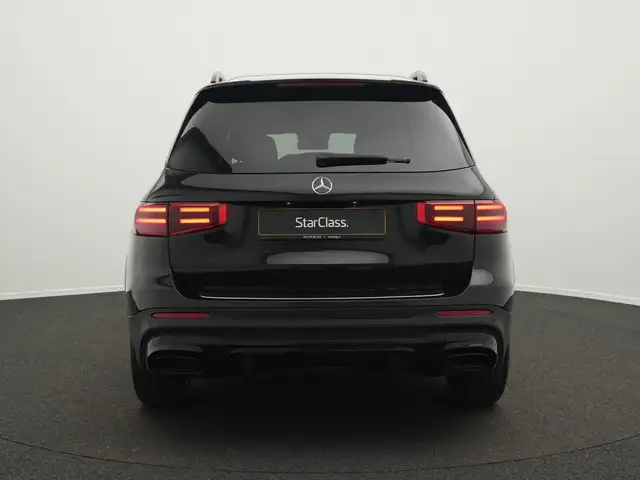 Mercedes-Benz GLB view 4