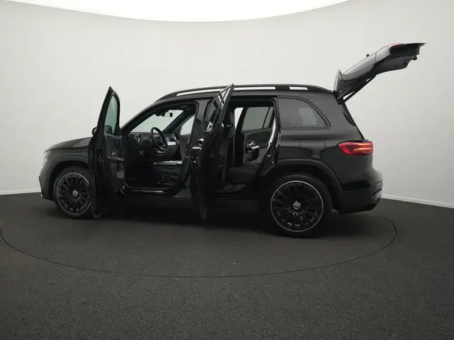 Mercedes-Benz GLB view 16