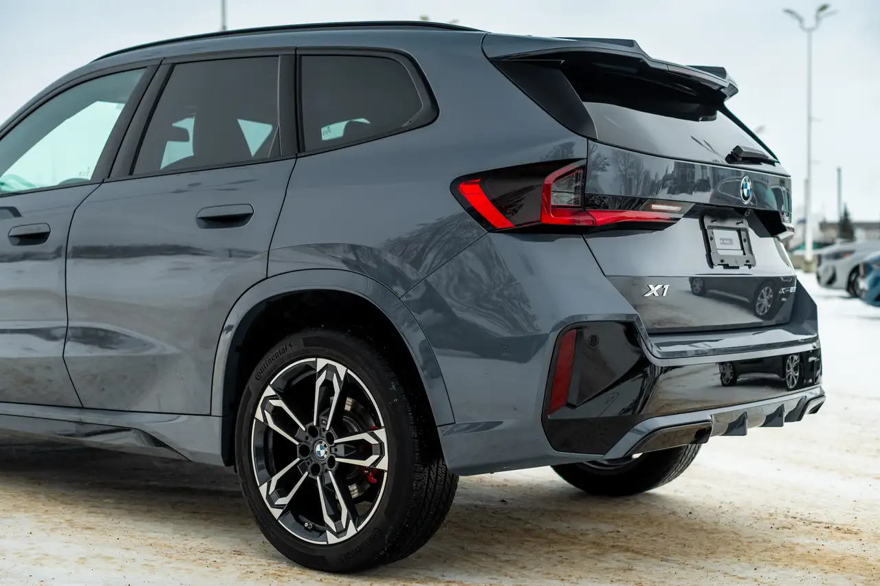 BMW X1 снимка BMW X1