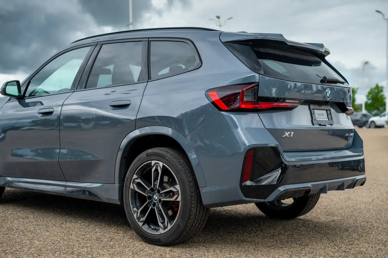 BMW X1 photo BMW X1