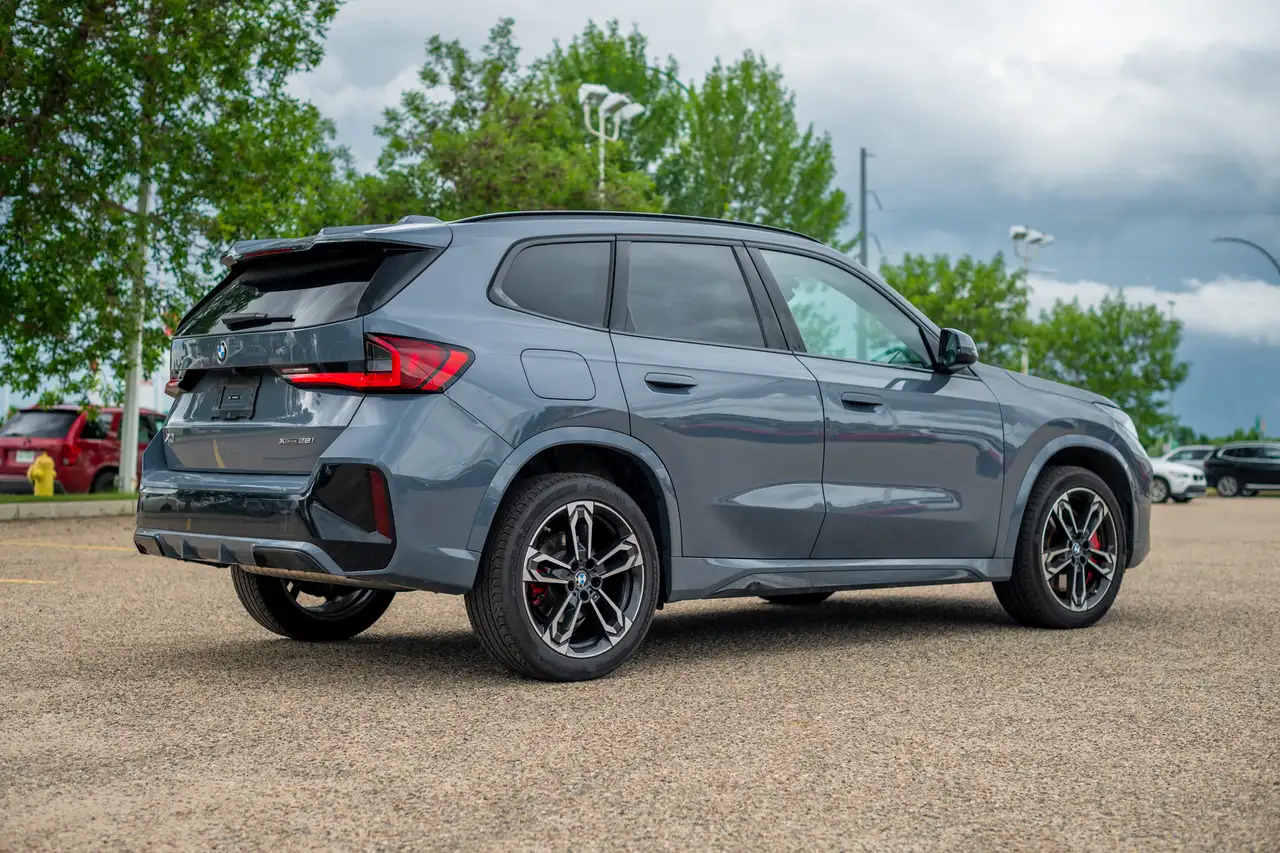 BMW X1 photo BMW X1