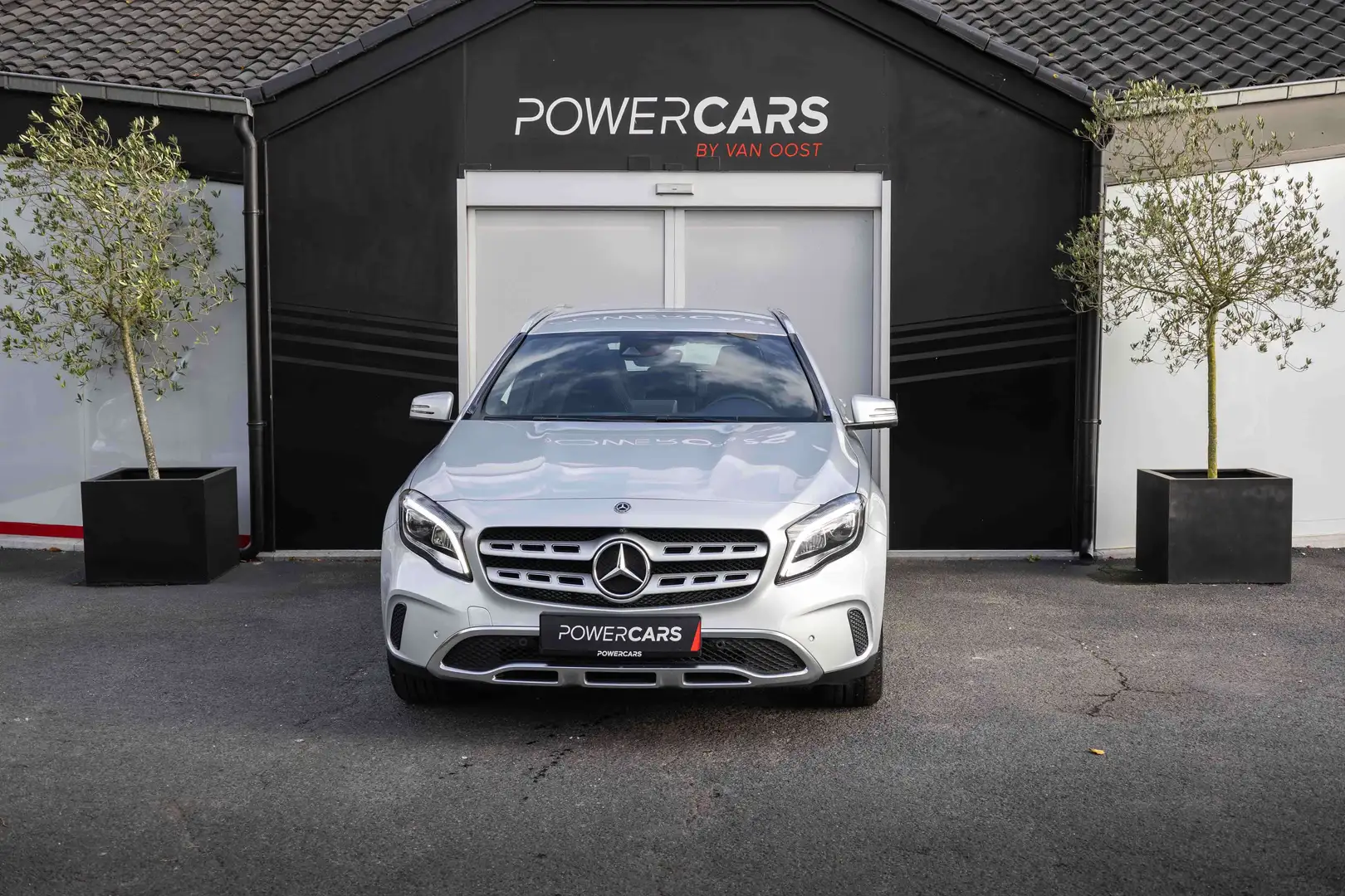 Mercedes-Benz GLA 200 AUTOMAAT 360 LED NAVI Silber - 2