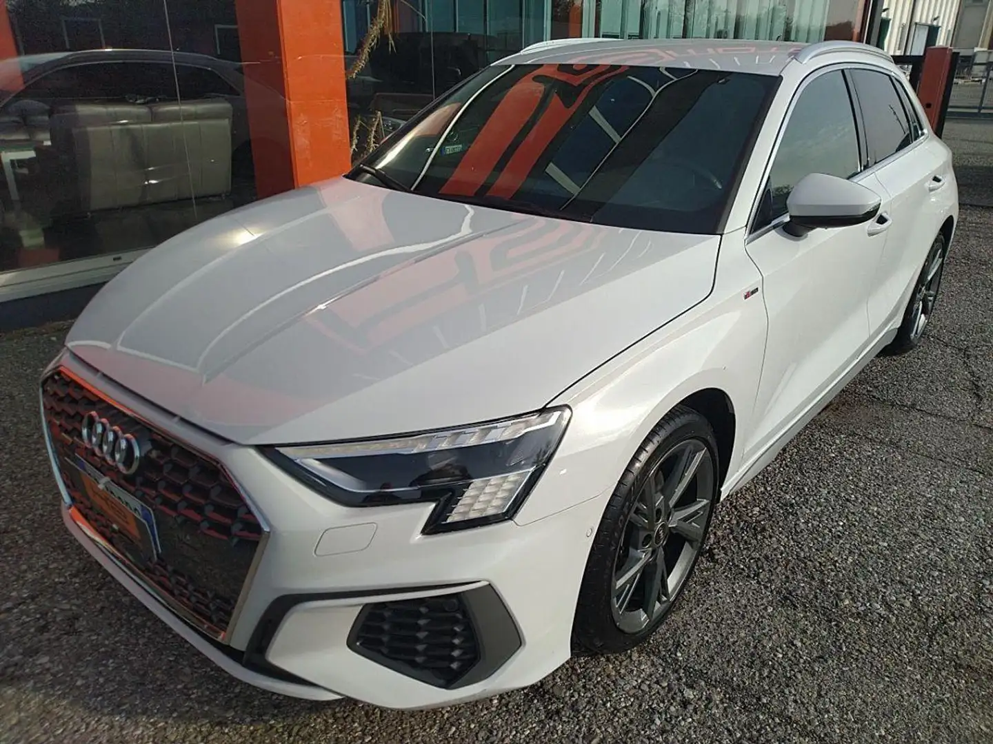 Audi A3 SPB 30 g-tron S tronic S line edition Blanc - 1