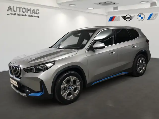 BMW iX 1 xDrive30 X-Line*AHK*DrivingAssistPlus*Komfortzug