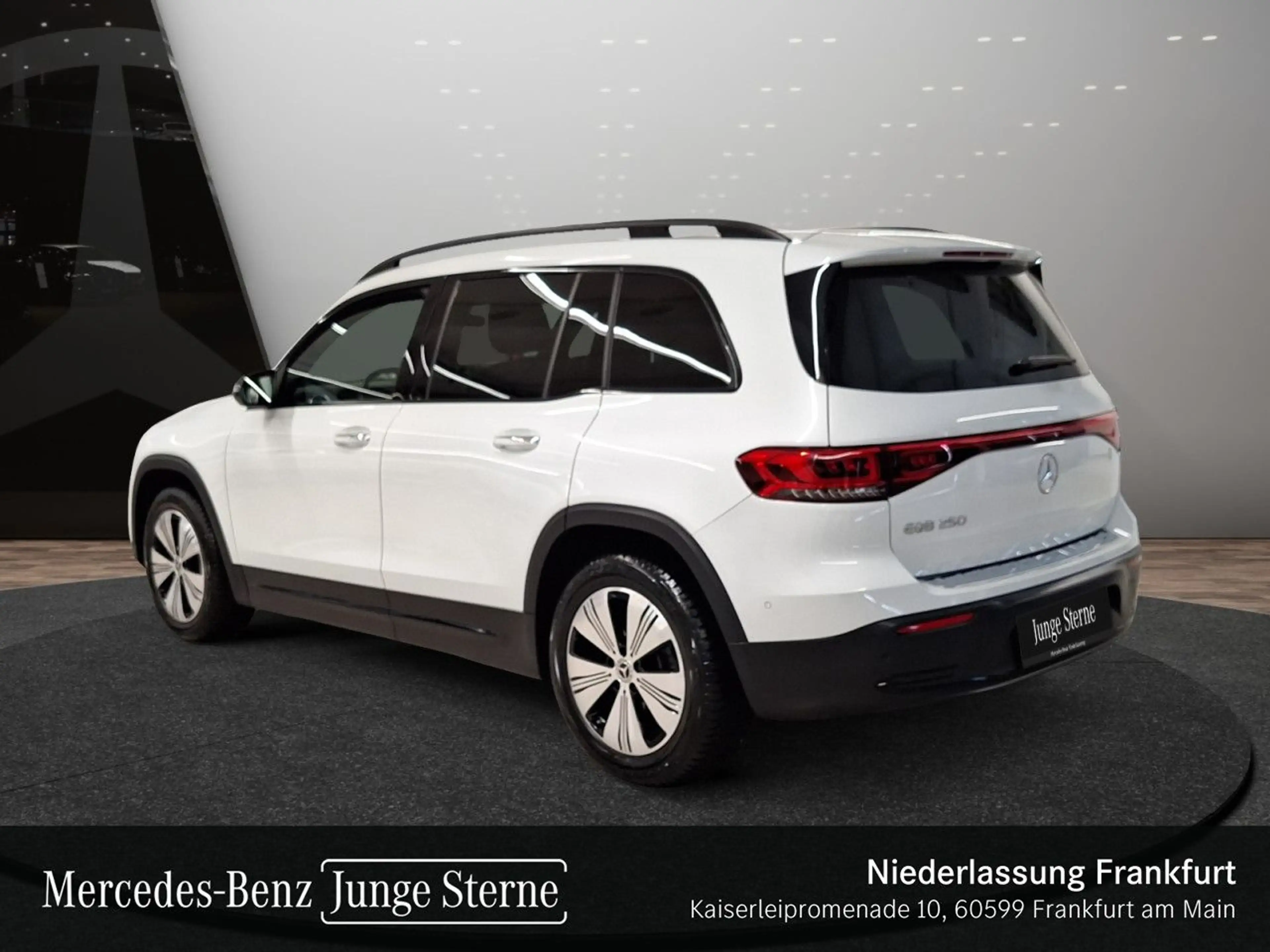 Mercedes-Benz EQB 250 PROG+NIGHT+PLUS-PAKET+360+KEYLESS+SPUR — photo 10