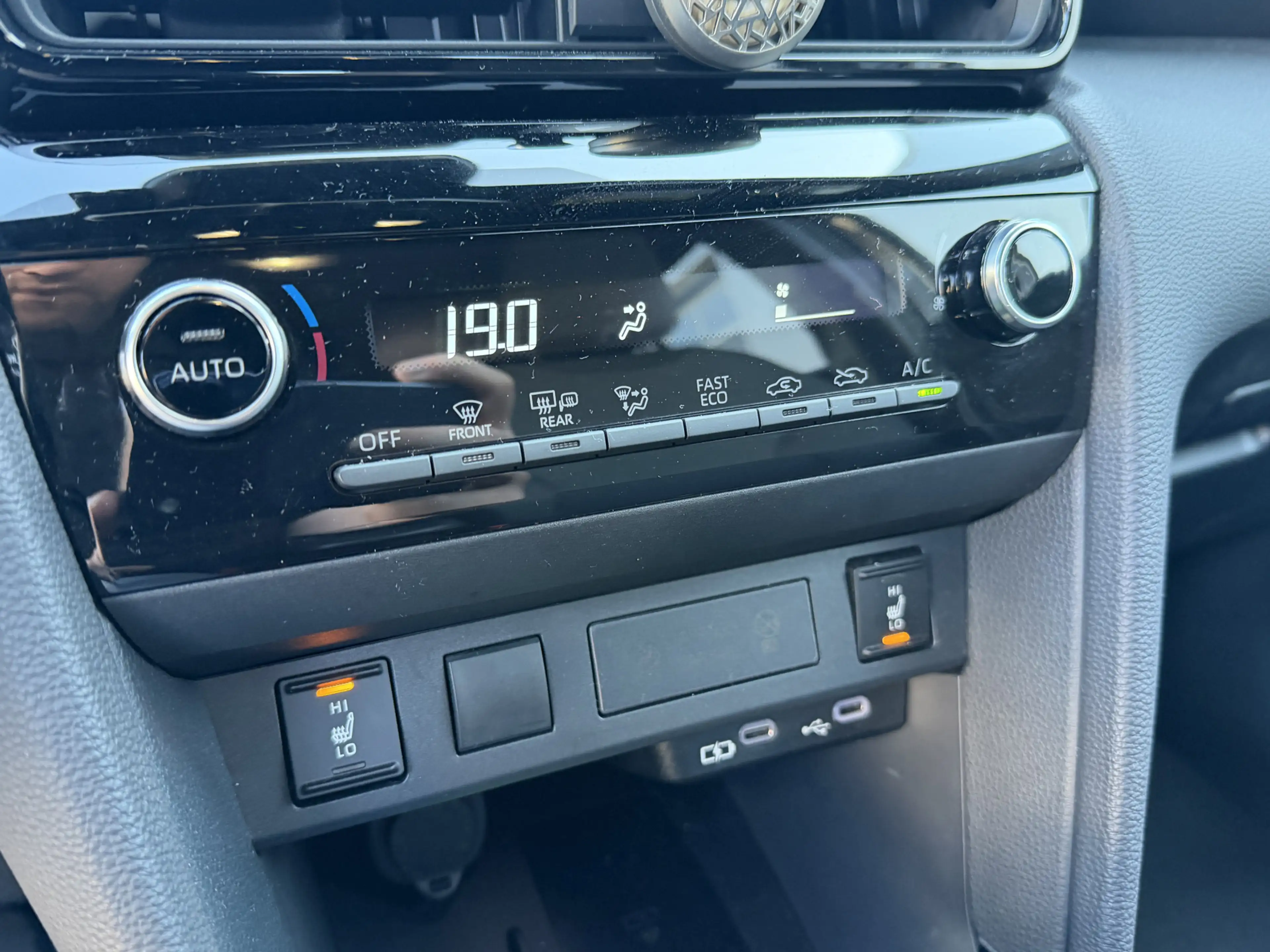 Toyota Yaris Cross 1.5 Hybrid 130 Dynamic Trekhaak Stoel Stuur Verwar — photo 13