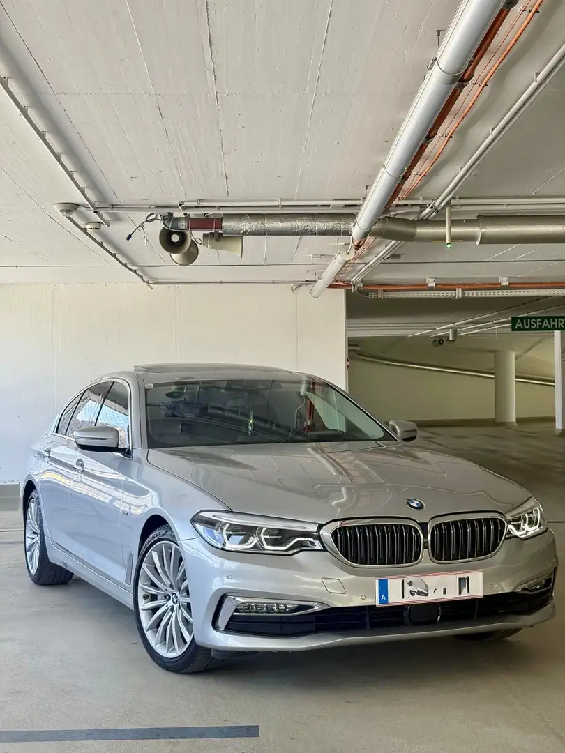 BMW 530 530d Luxury Line, Top Ausstattung Silber - 2