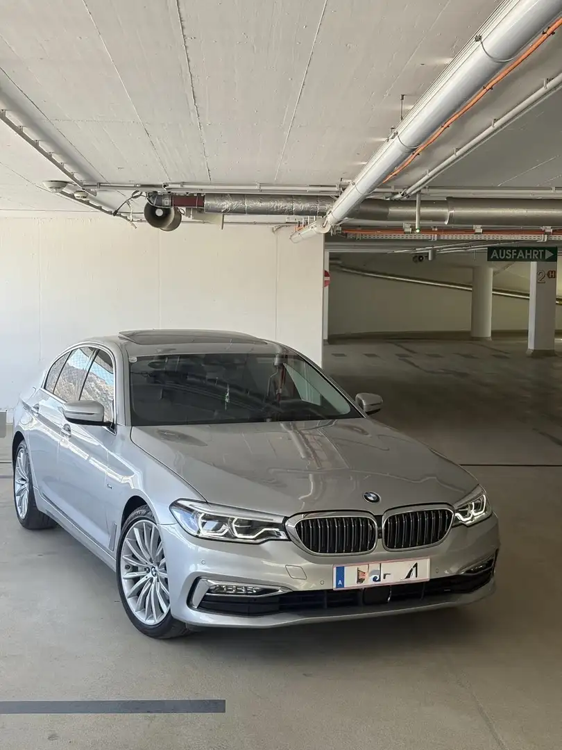 BMW 530 530d Luxury Line, Top Ausstattung Silber - 1
