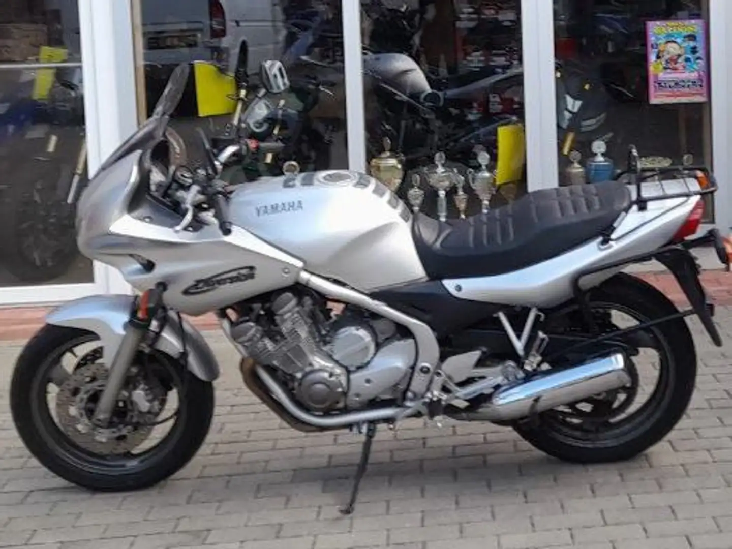 Yamaha XJ 600 S - 1