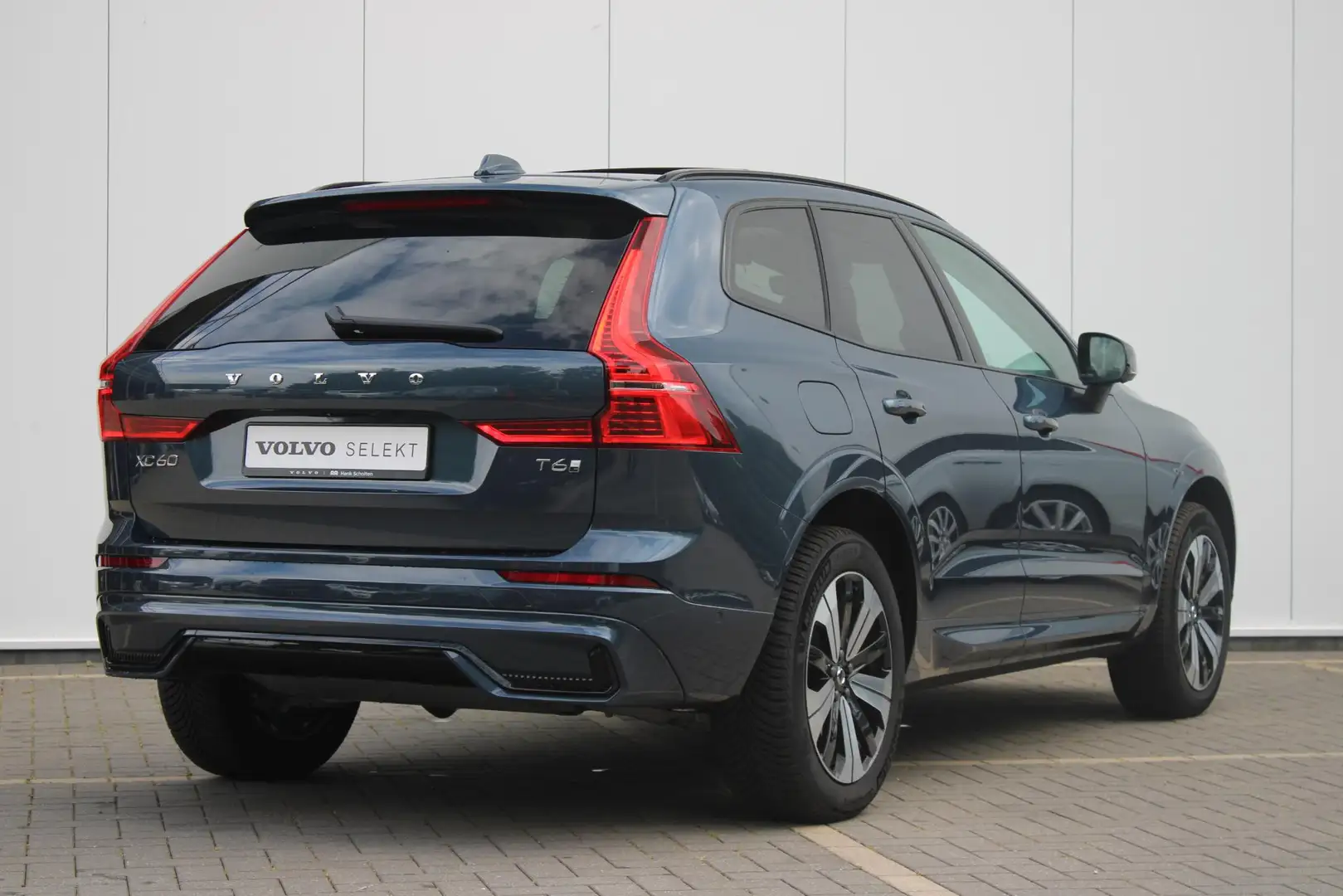 Volvo XC60 T6 Automaat Plug-in hybrid AWD Plus Dark |Premium Blauw - 2