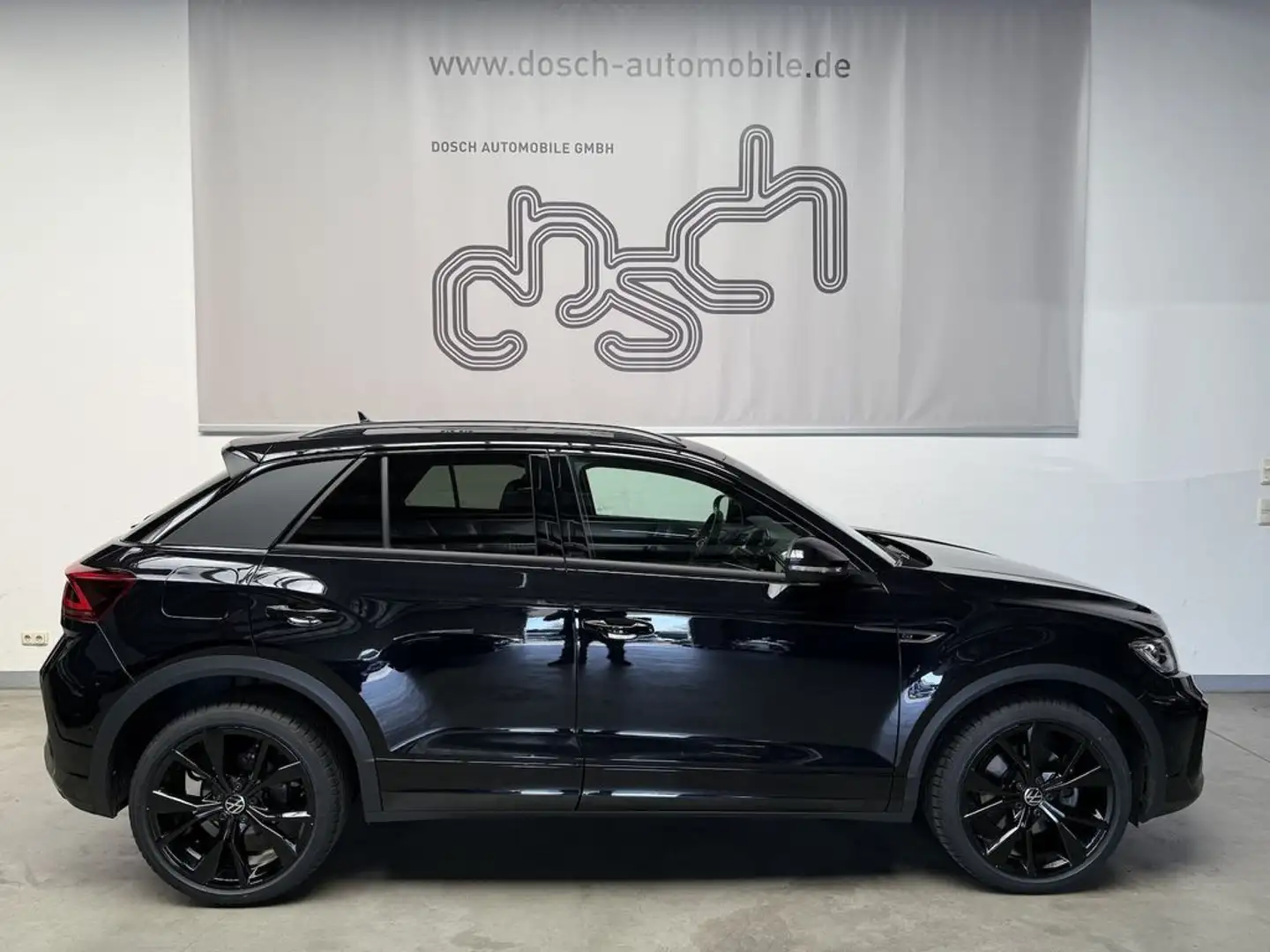 Volkswagen T-Roc R-Line 2.0 TDI 150 Zwart - 1