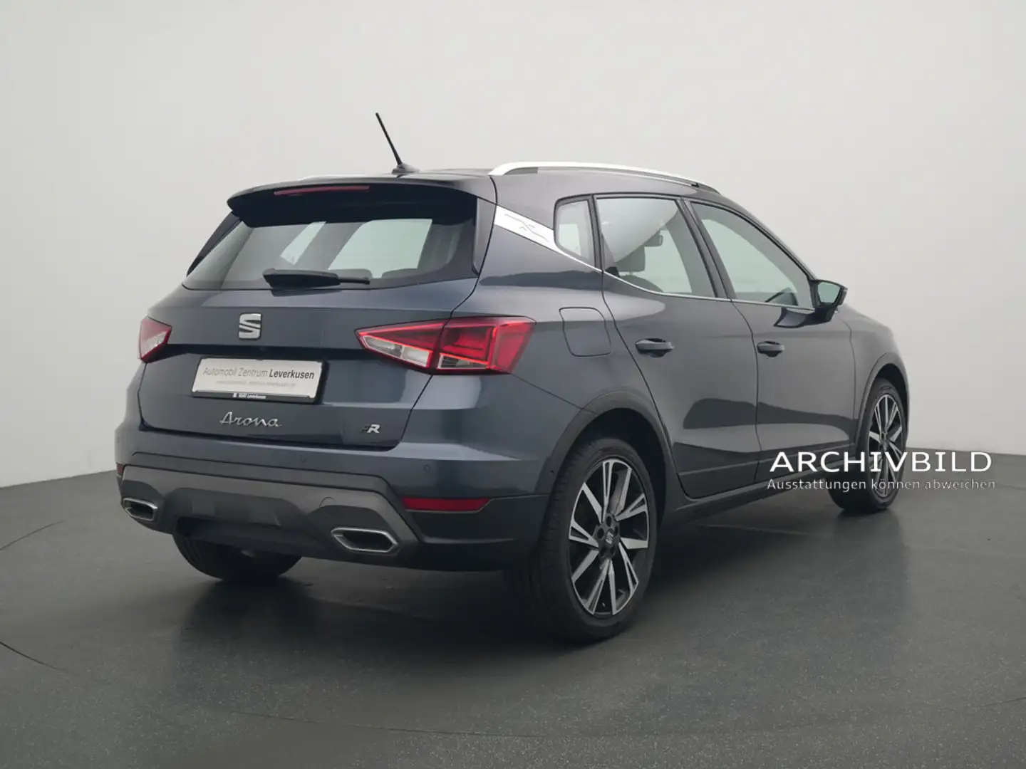 SEAT Arona Xperience DSG VIRT LED NAVI PDC Grau - 2