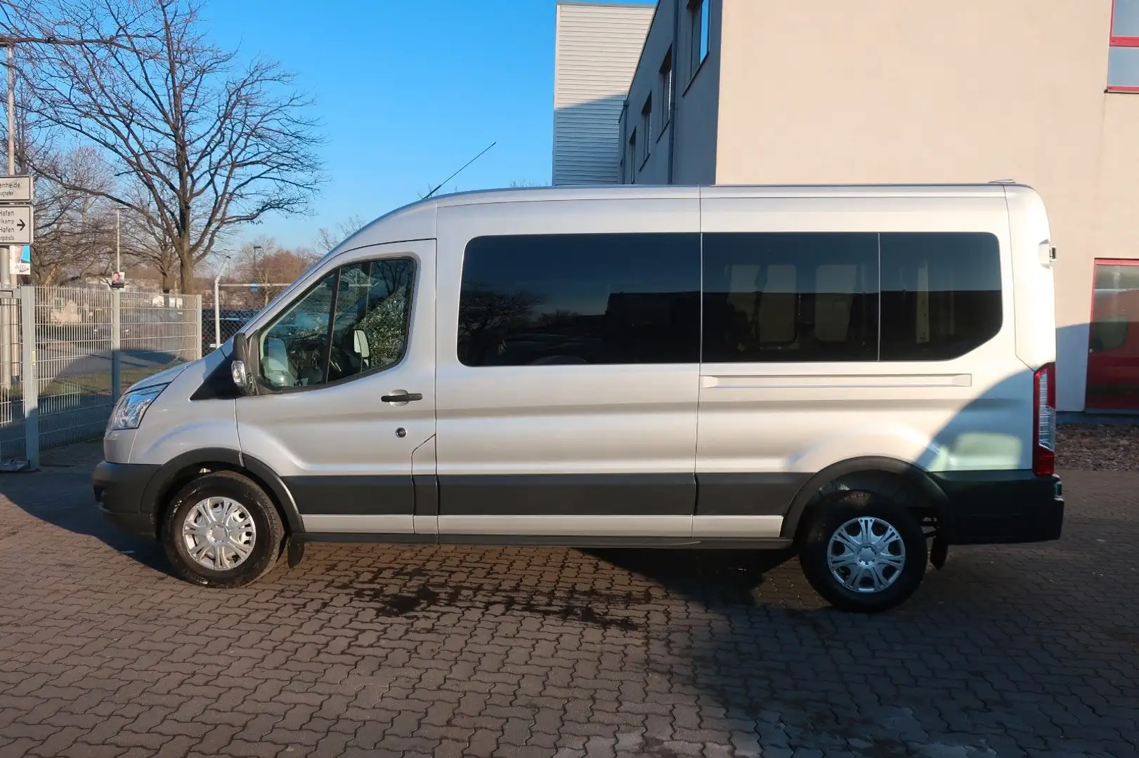 Ford Transit Kombi 350 L3 Trend/Klima/PDC/9 Sitze Silber - 1