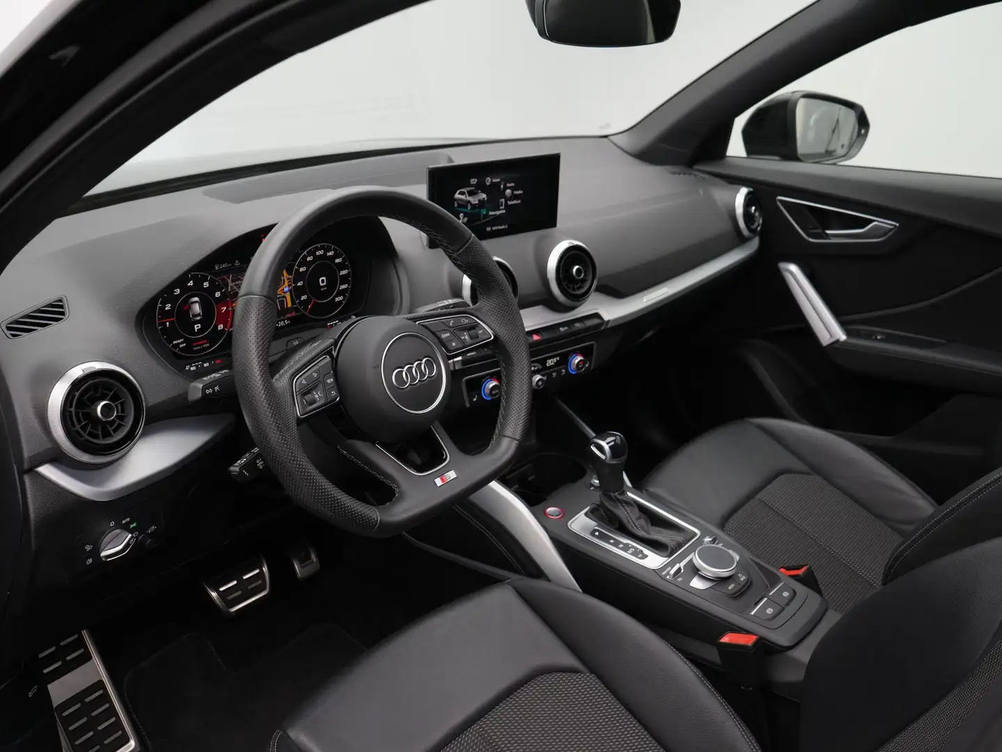 Audi Q2 SQ2 2.0 TFSI 300 pk S-tronic quattro | Panoramadak Zwart - 2
