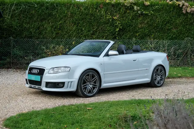 Audi RS4 Cabriolet 4.2l V8 420ch/ AUDI EXCLUSIVE SUZUKA/ FR