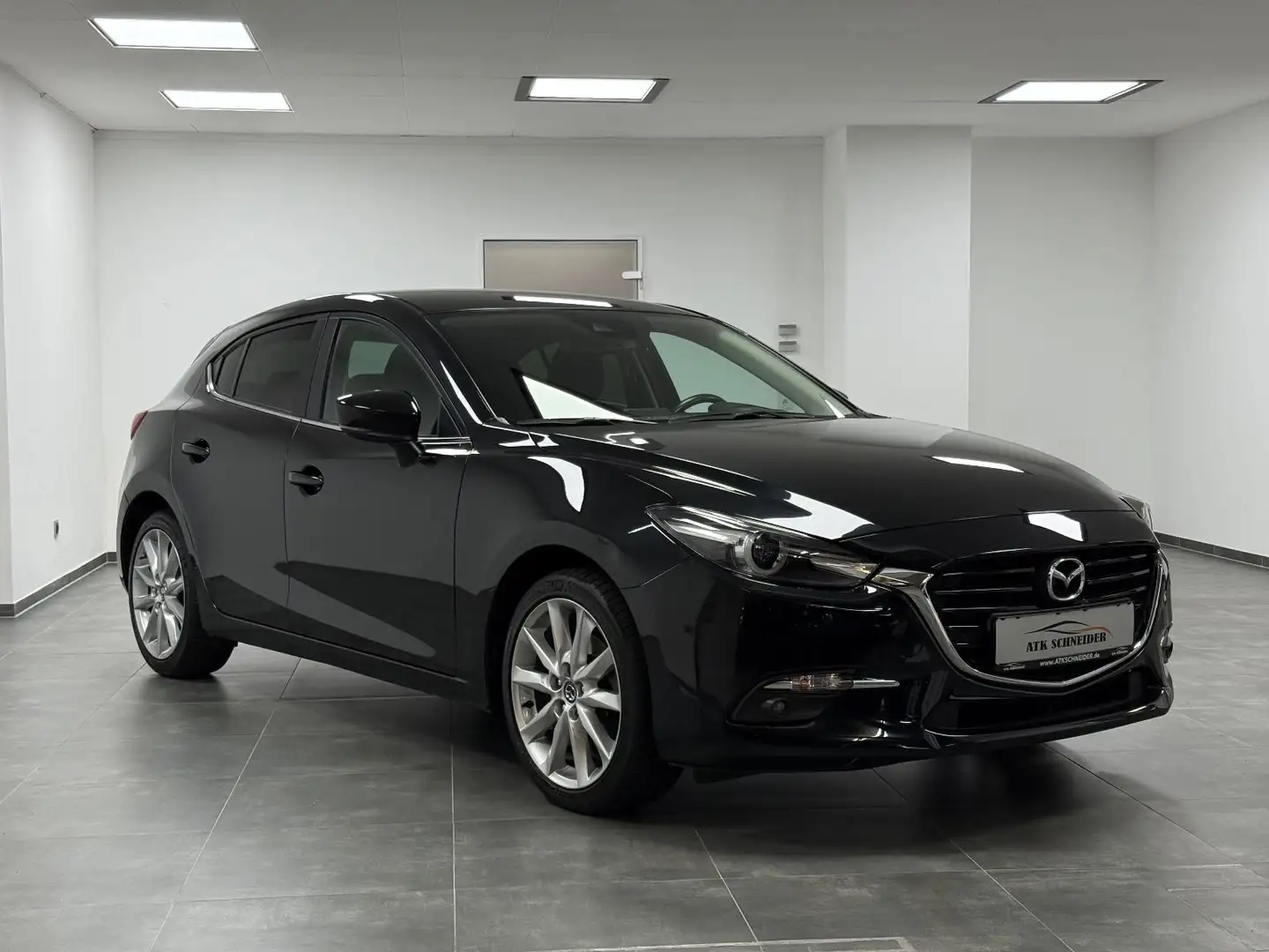 Mazda 3 2.0 SKYACTIV-G 120 Sports-Line/NAVI/KAM/SHZ Schwarz - 1