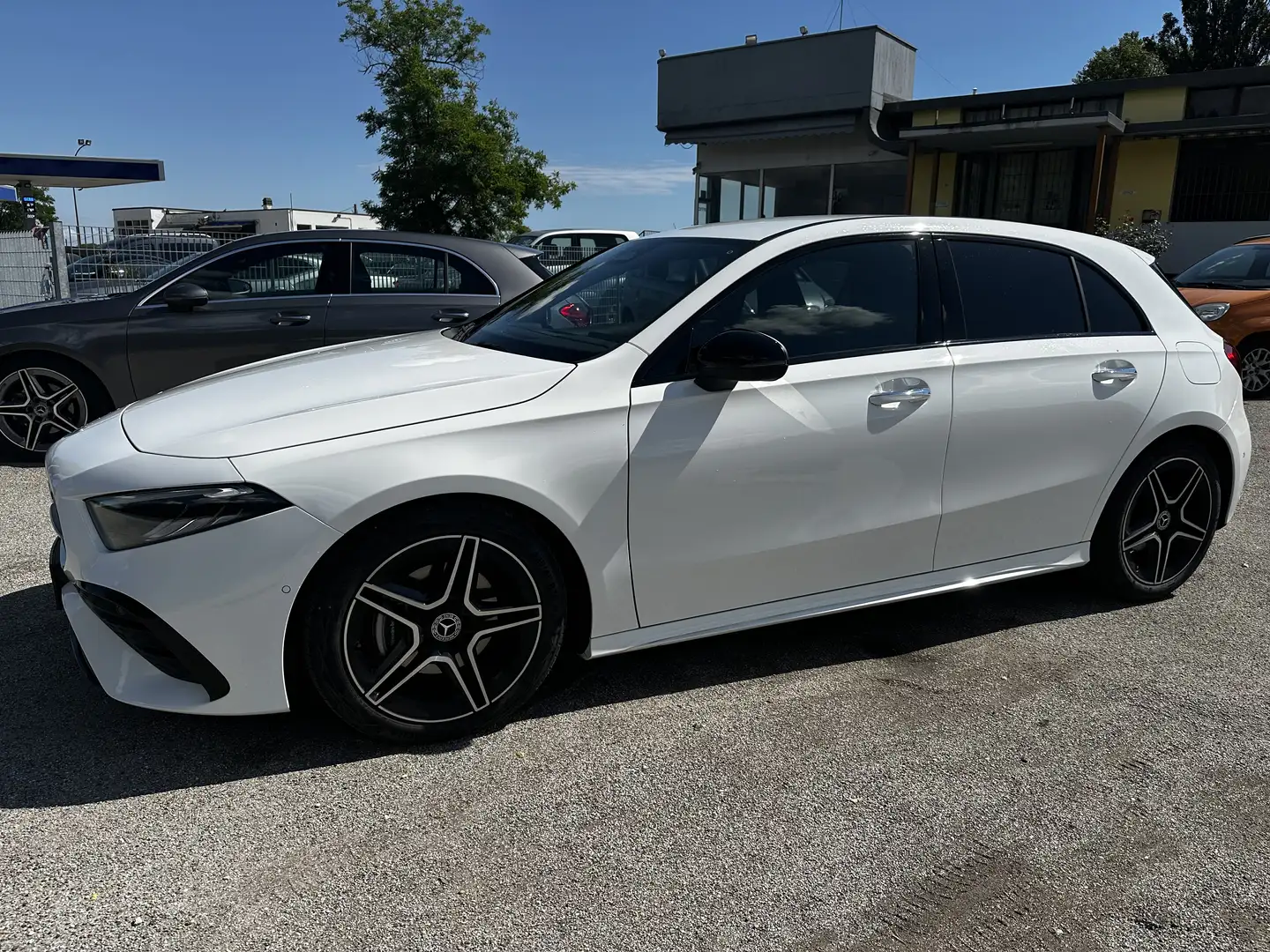 Mercedes-Benz A 200 A 200 d AMG Line Premium VALUTO PERMUTA Blanc - 1