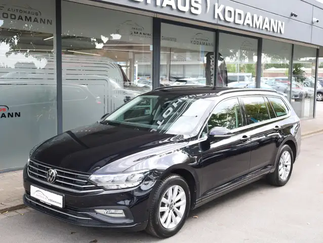Volkswagen Passat view 5