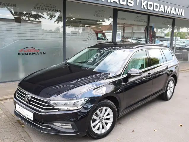 Volkswagen Passat view 2