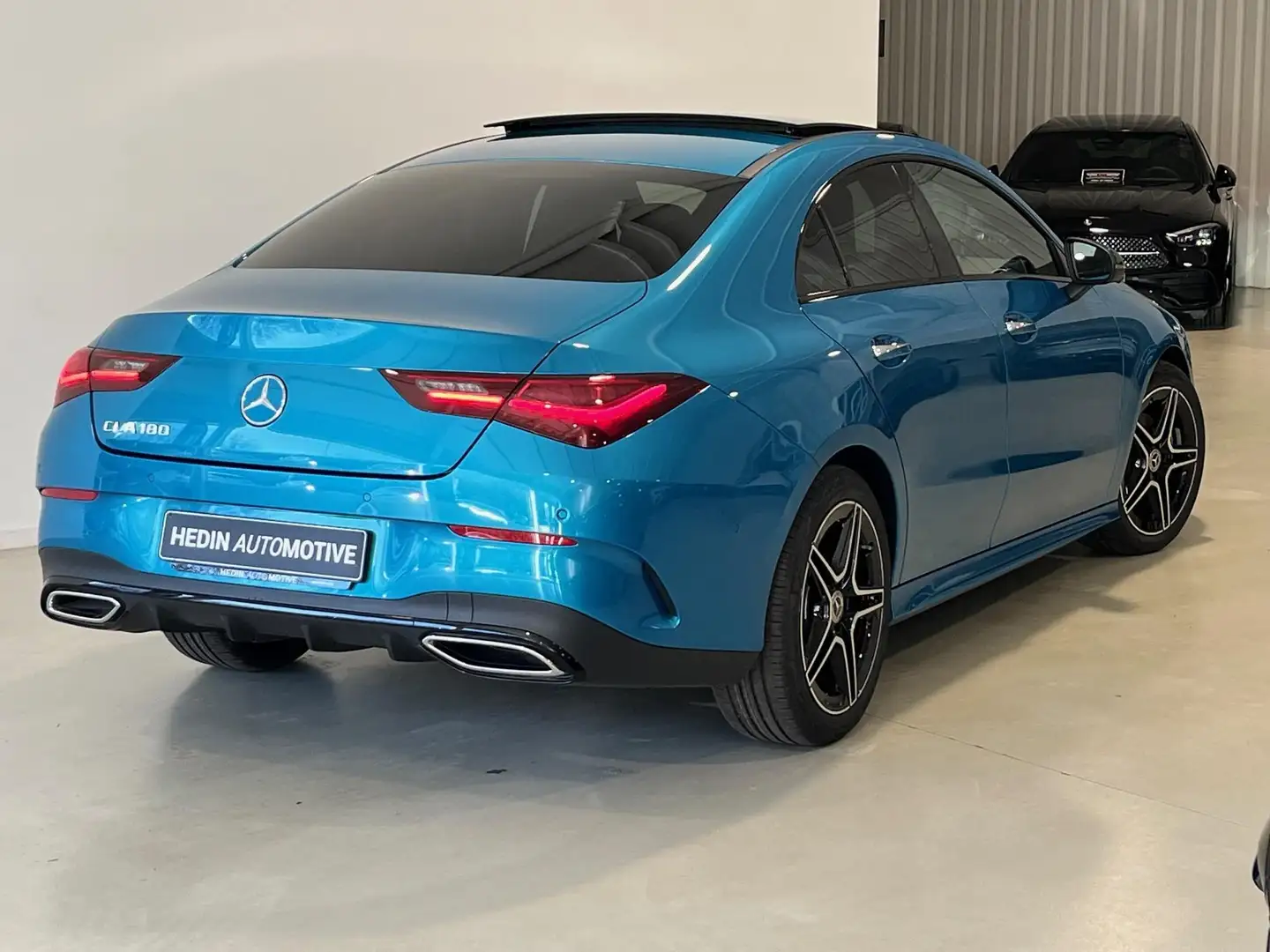 Mercedes-Benz CLA 180 Coupé AMG Line | Panoramisch Dak | Head-Up Display Blau - 2