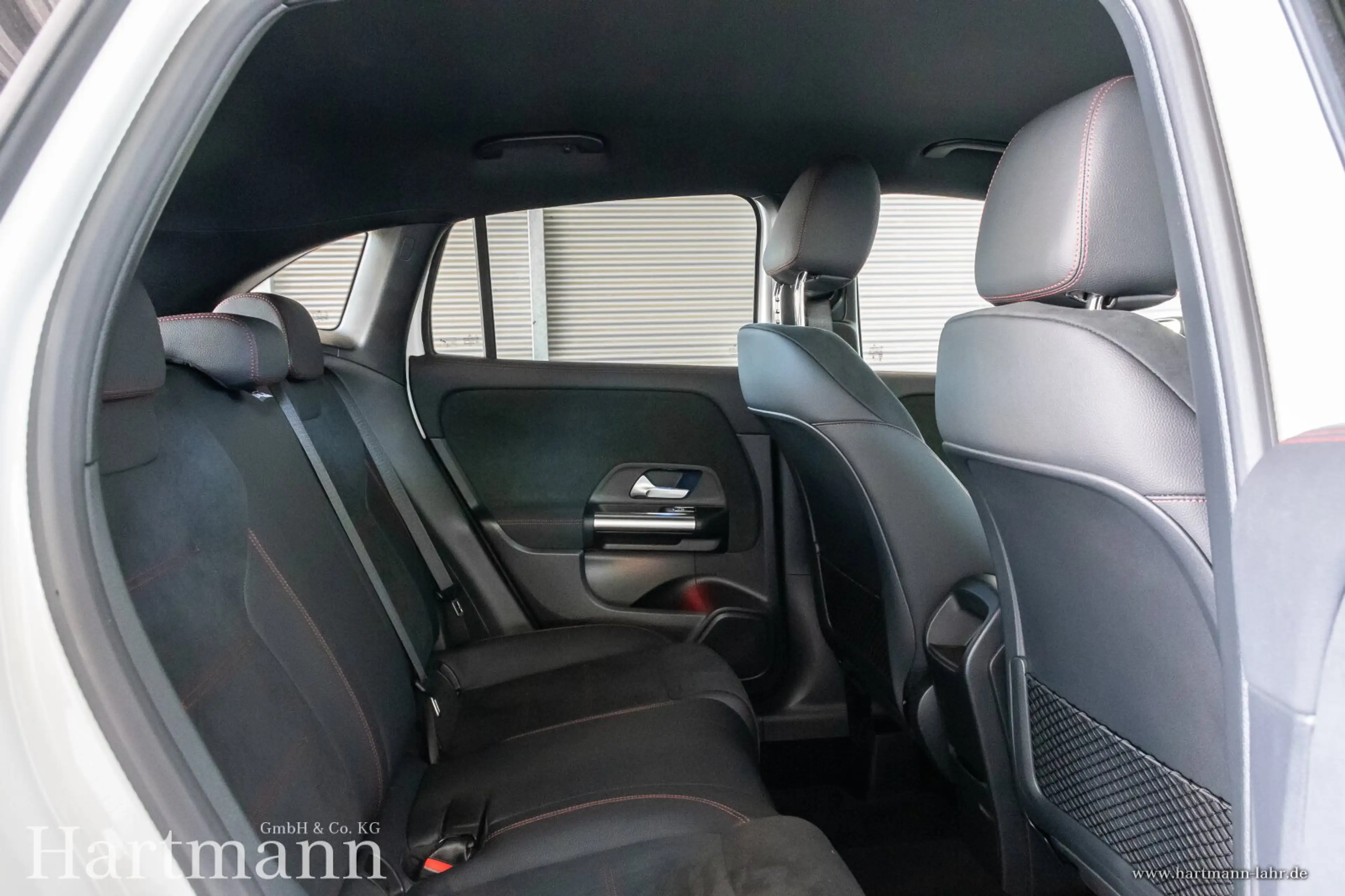 Mercedes-Benz GLA 180 GLA 180 AMG Night Multibeam Fahrassistenz KeylGo — photo 11