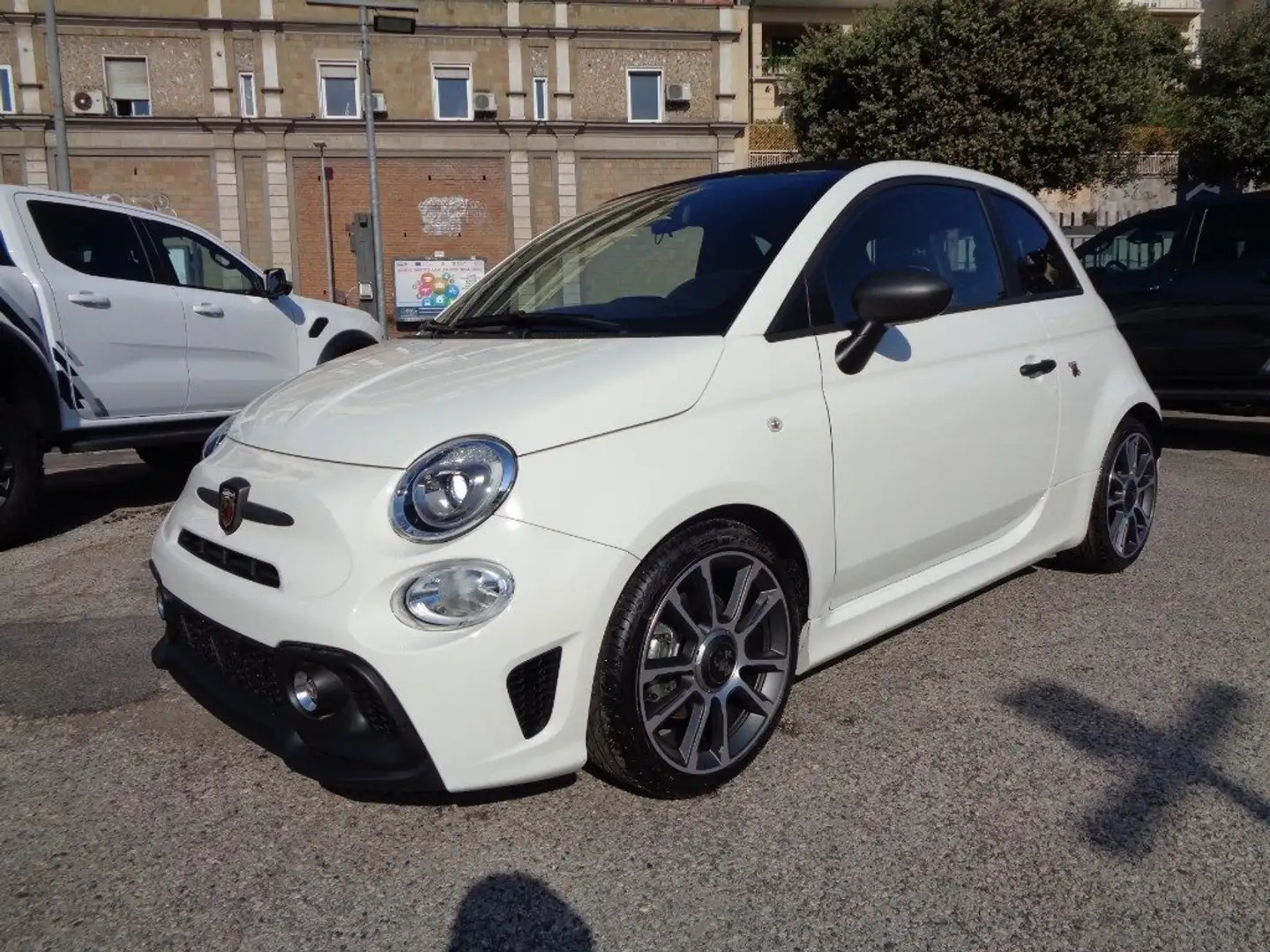 Abarth 595C 1400 TURBO T-JET 165CV NAVI CARPLAY PELLE"17 Bílá - 1