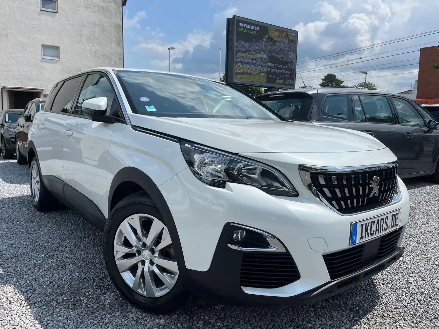 Peugeot 5008 1,2 PureTech Active Business 7-Sitzer Blanc - 1