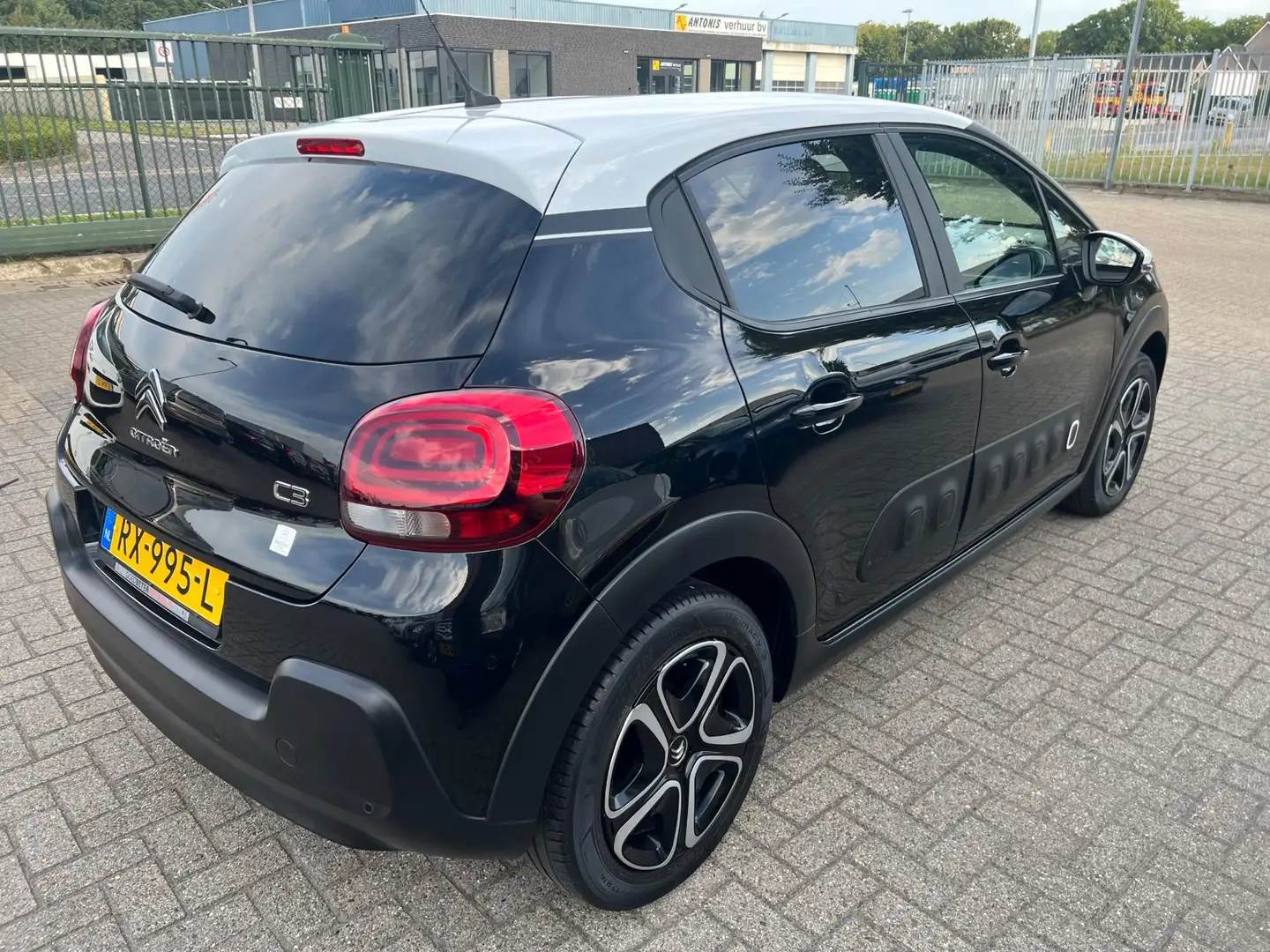 Citroen C3 1.2 PureTech Feel Edition Zwart - 2