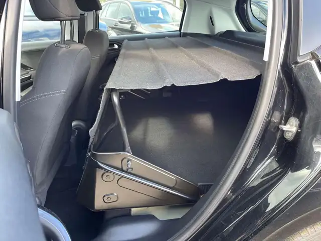 Peugeot 208 view 24