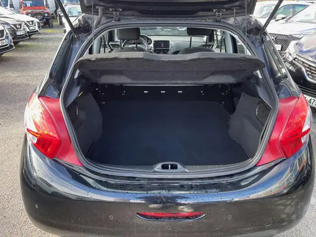 Peugeot 208 view 23