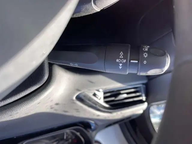 Peugeot 208 view 21