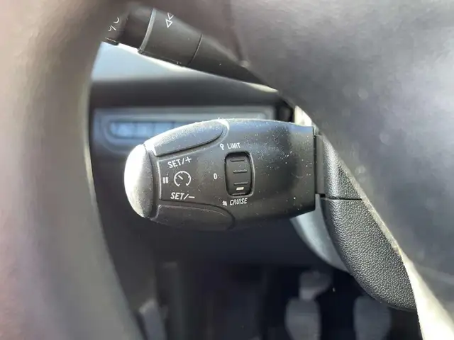 Peugeot 208 view 19