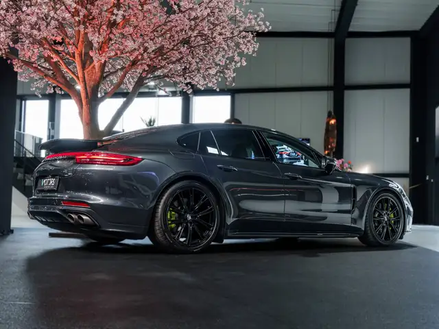 Porsche Panamera view 6