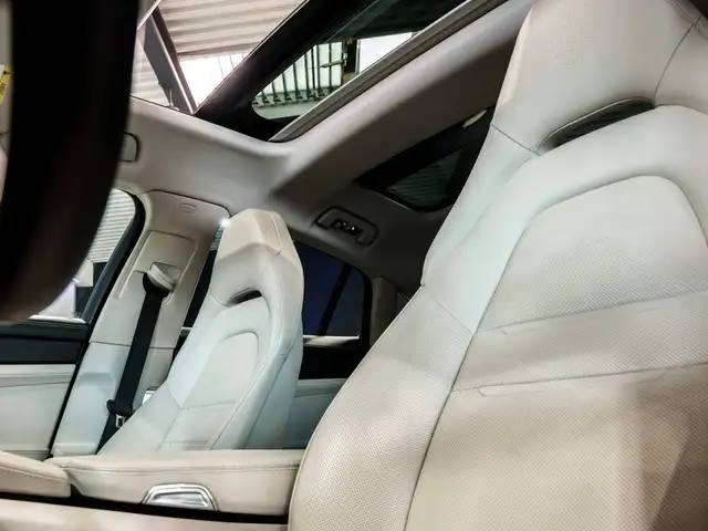 Porsche Panamera view 13