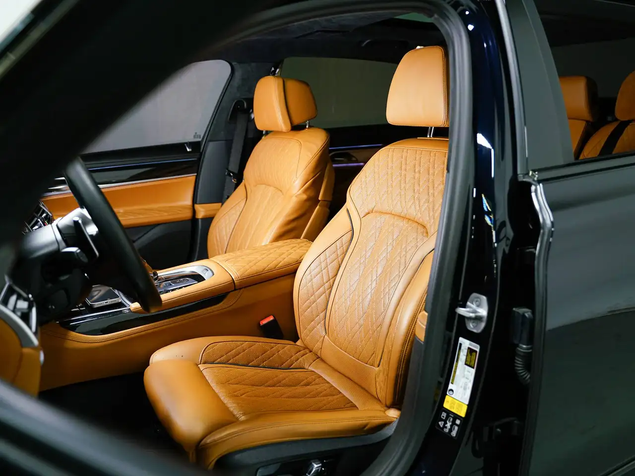 BMW 7 Series снимка BMW 7 Series