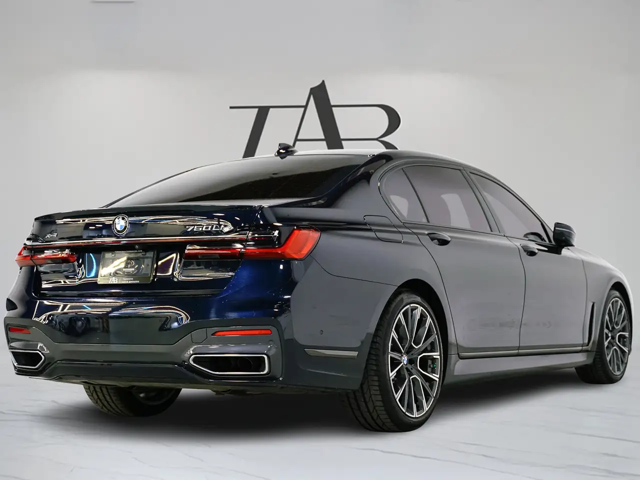 BMW 7 Series снимка BMW 7 Series
