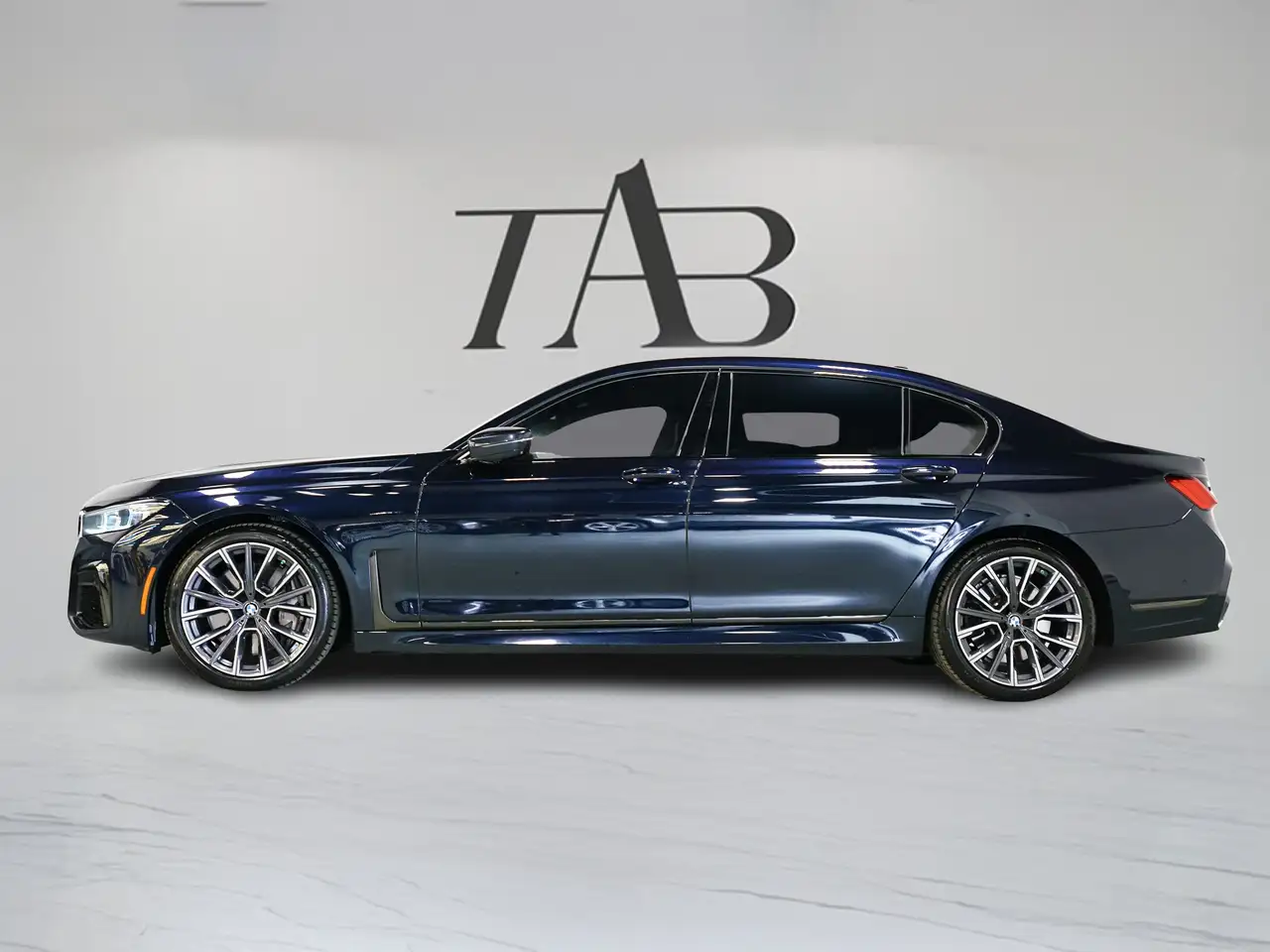 BMW 7 Series снимка BMW 7 Series