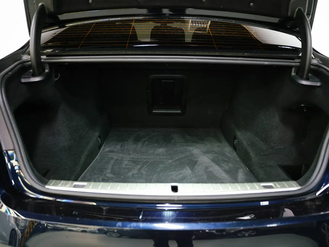 BMW 7 Series снимка BMW 7 Series