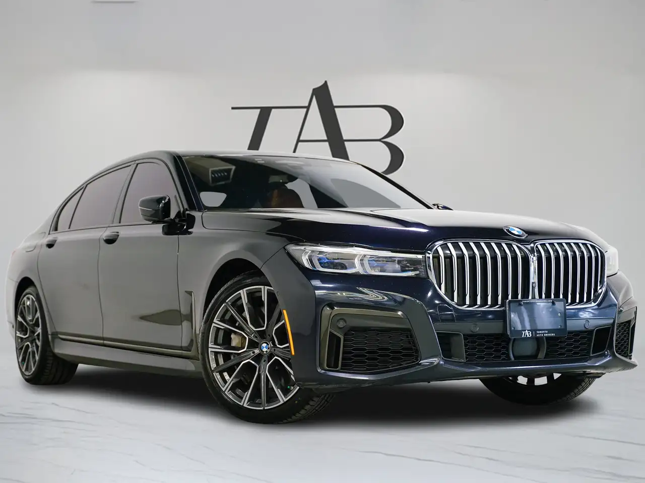 BMW 7 Series снимка BMW 7 Series