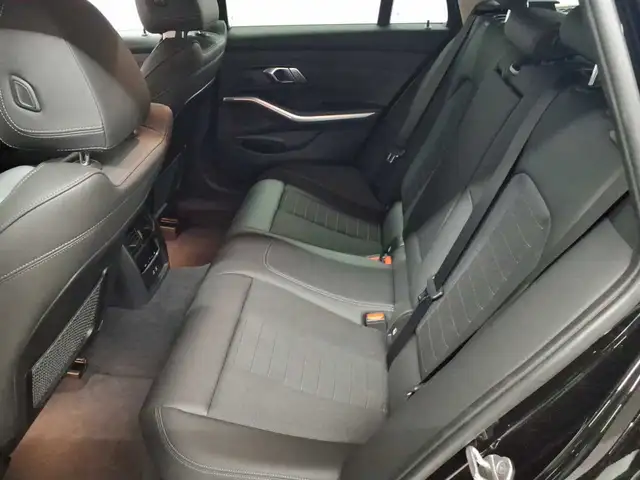 BMW 3 Series view 13