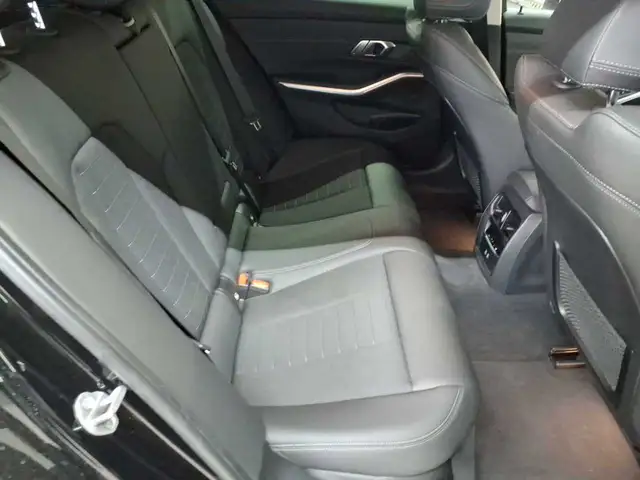 BMW 3 Series view 14