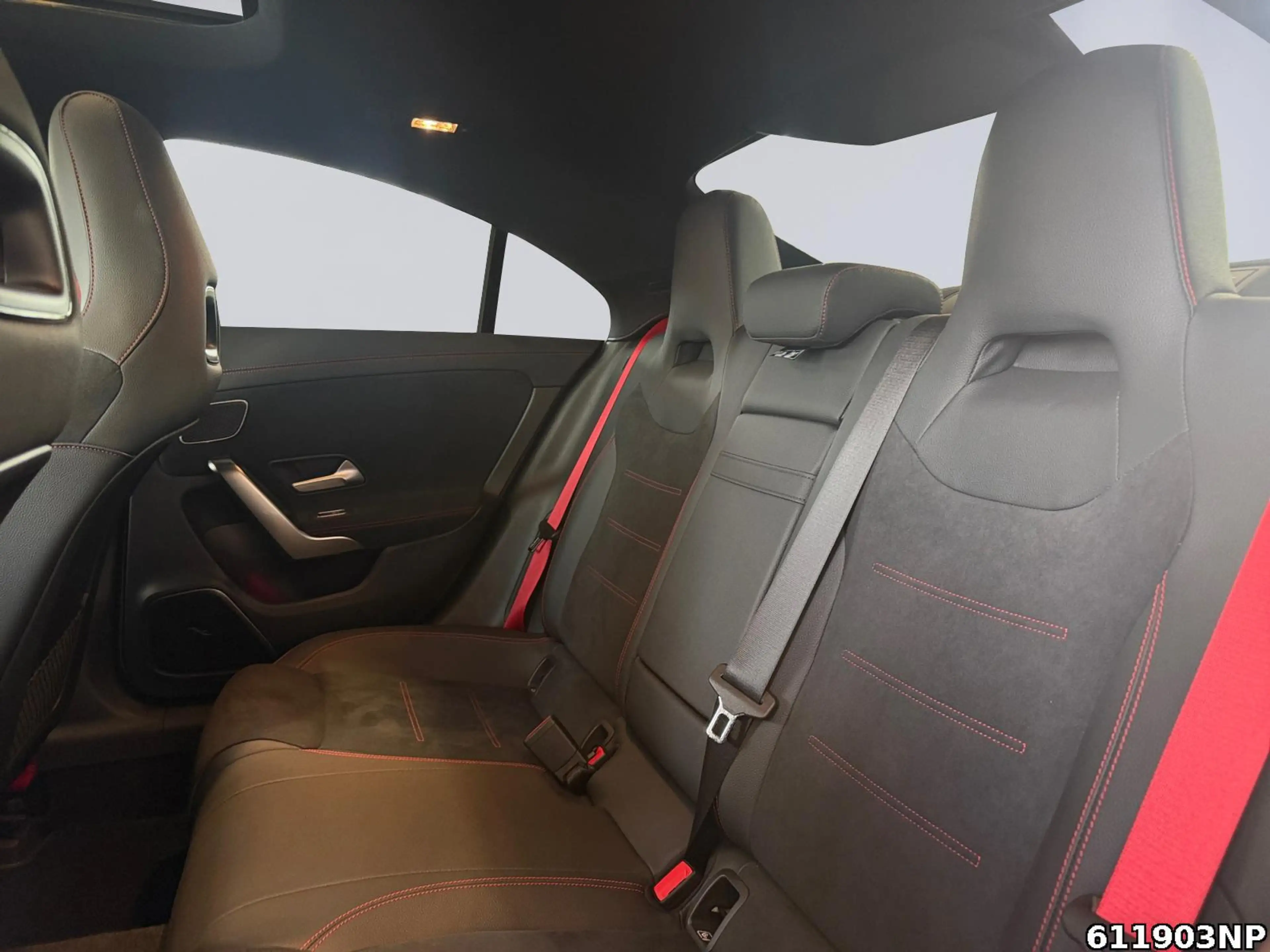 Mercedes-Benz CLA 35 AMG 4M AMG Coupé  Aero Pano Burmester 19" — photo 11