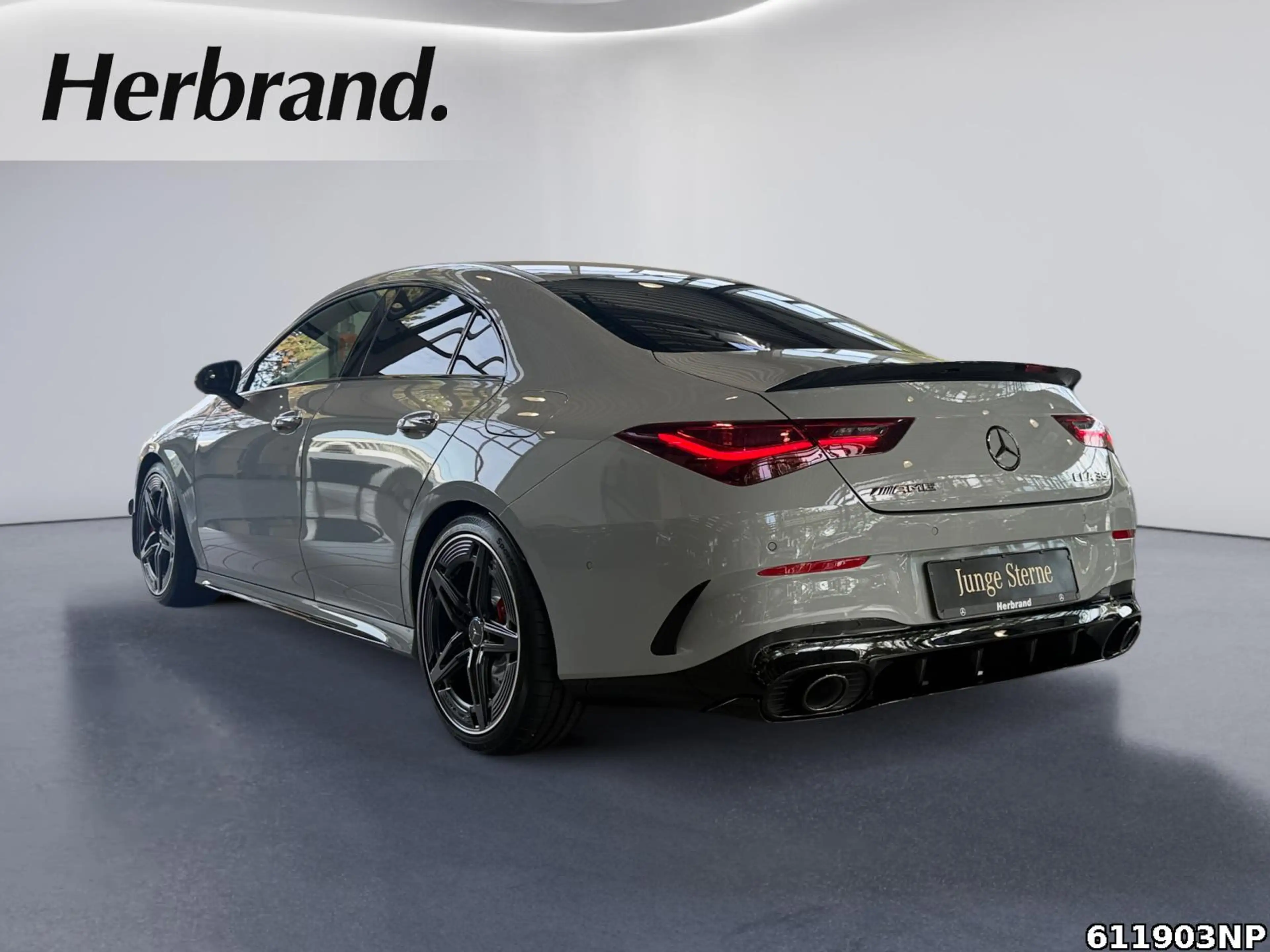 Mercedes-Benz CLA 35 AMG 4M AMG Coupé  Aero Pano Burmester 19" — photo 4