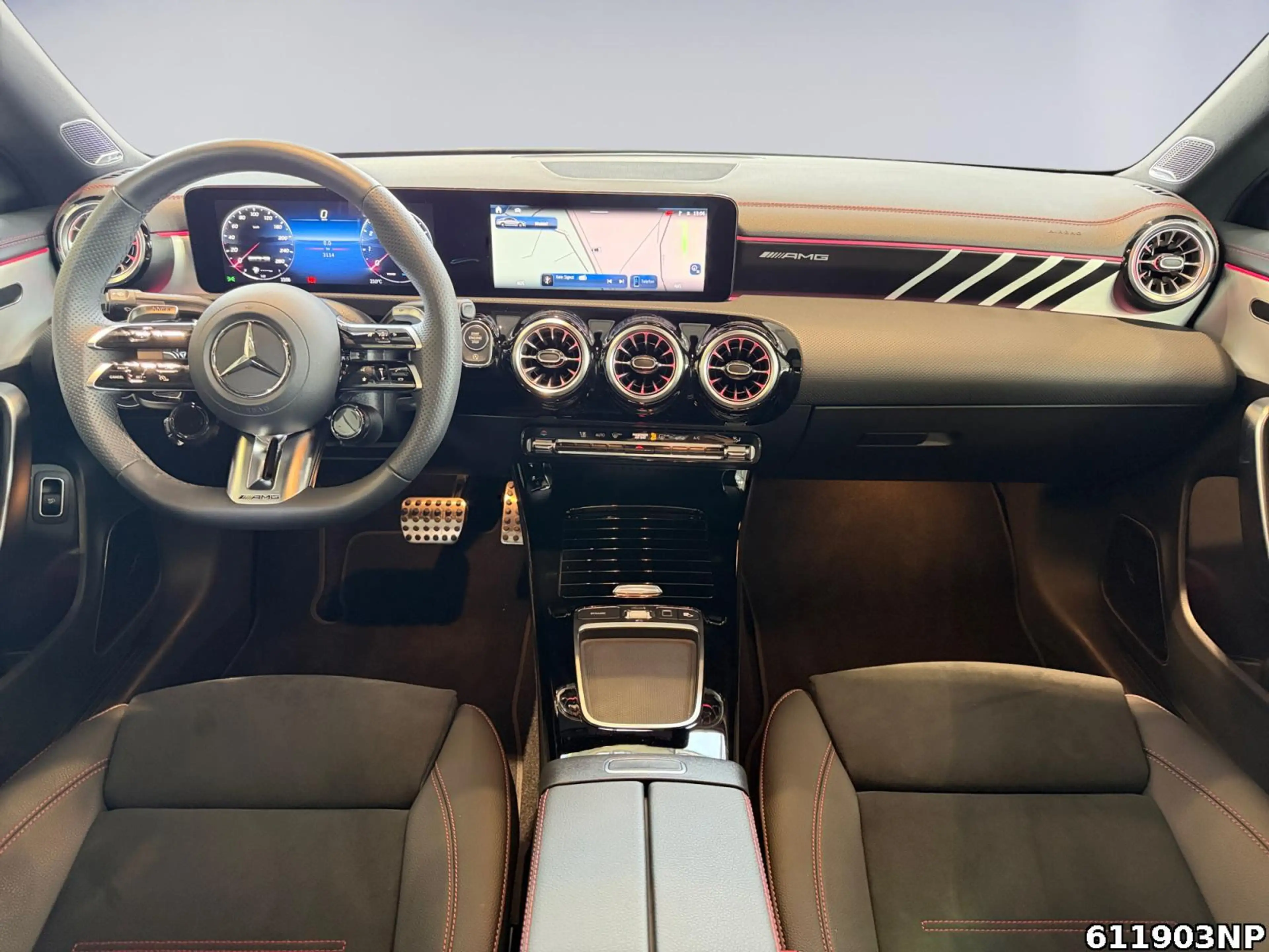 Mercedes-Benz CLA 35 AMG 4M AMG Coupé  Aero Pano Burmester 19" — photo 8