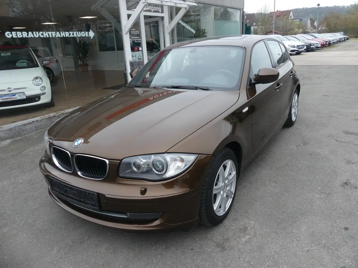 BMW 118 Baureihe 1 Lim. 118d Braun - 2