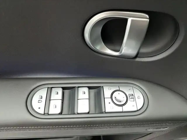 Hyundai Ioniq 5 view 12