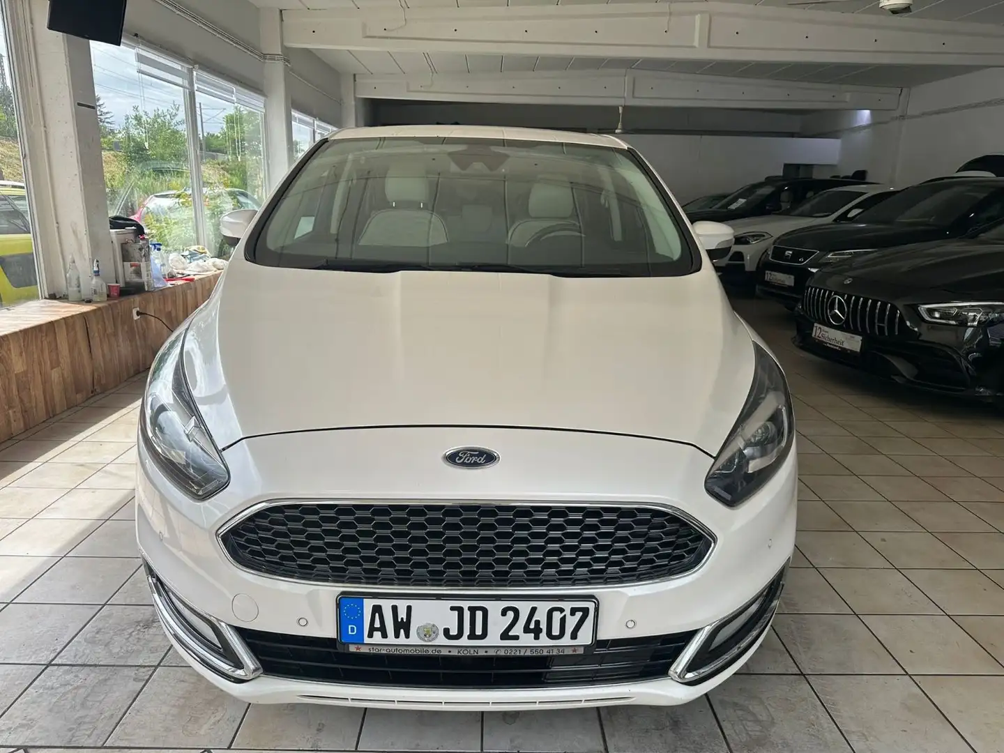 Ford S-Max Ford S-MAX Vignale 7Sitze Automatik Panoramadach Weiß - 1