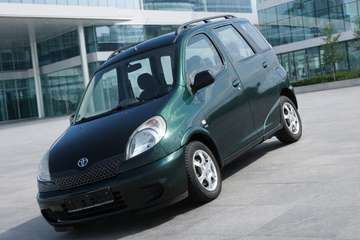 Yaris. Verso1.3.Klima.ZV.Ganzjahresreifen.2.Hand!