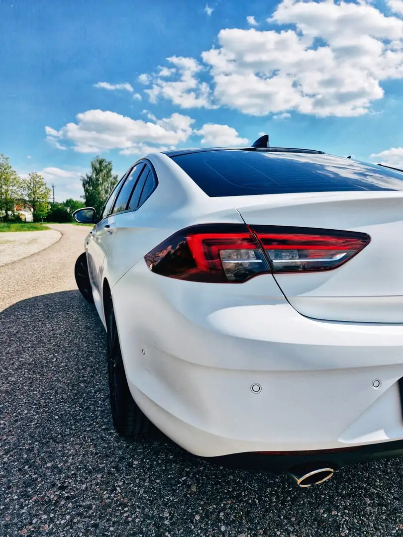 Opel Insignia Innovation Weiß - 2